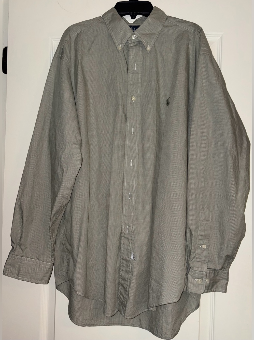MENS GENTLY USED RALPH LAUREN BUTTON DOWN SHIRT
